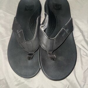 Reef Men's Dark Flip-Flops- worn two times